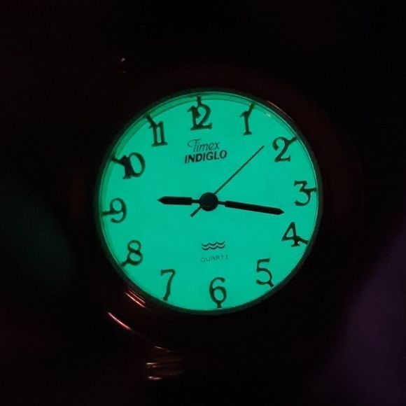 Vintage 1994‎ Timex Indiglo Quartz Watch Gold Case - Picture 2 of 6